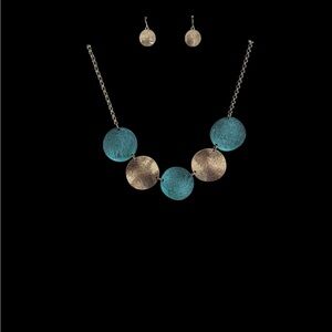 Elegant Gold and Blue Necklace Set